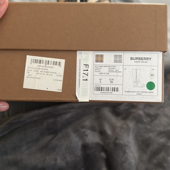 Burberry boots - Picture 3 of 5